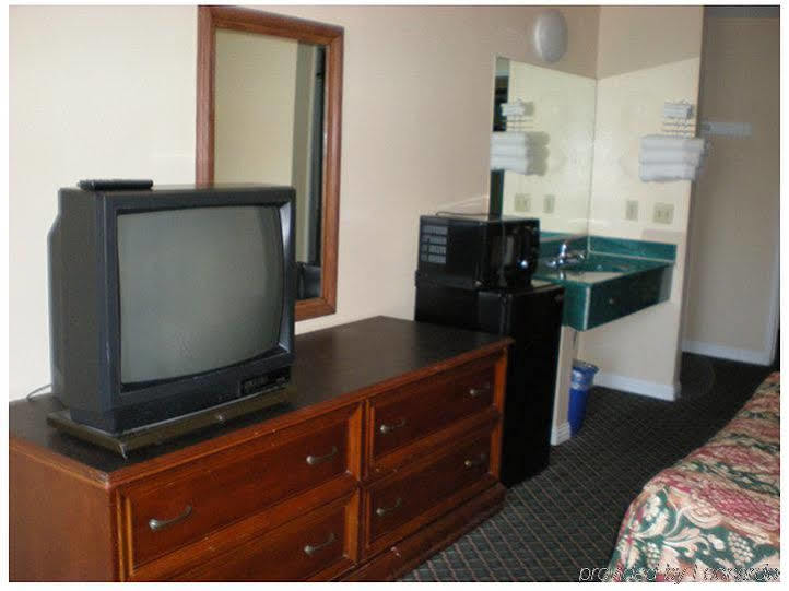 Hotel Corona Ca - Hwy 91 外观 照片