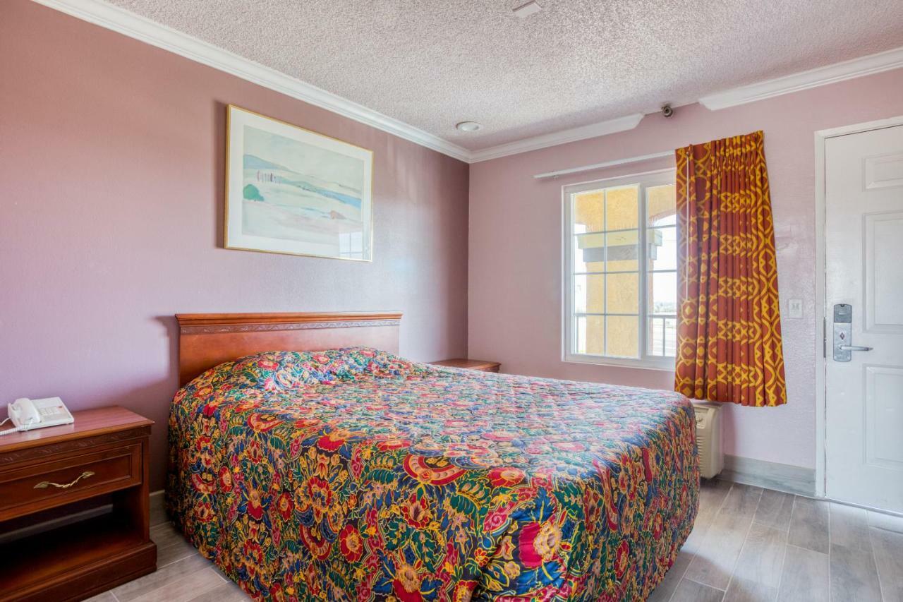 Hotel Corona Ca - Hwy 91 外观 照片