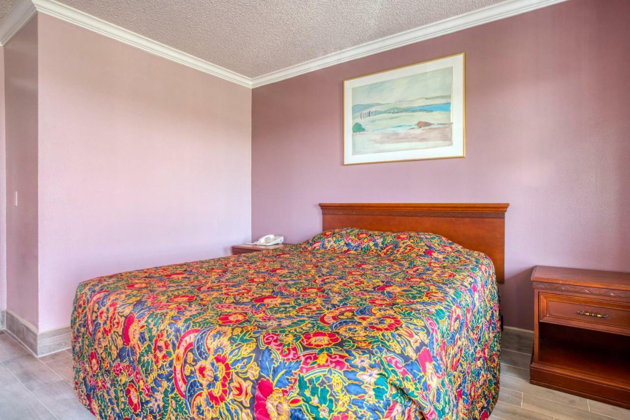 Hotel Corona Ca - Hwy 91 外观 照片
