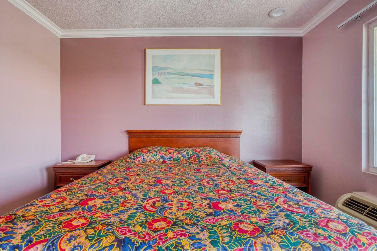 Hotel Corona Ca - Hwy 91 外观 照片