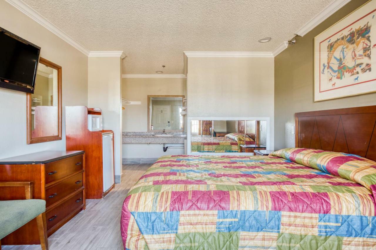 Hotel Corona Ca - Hwy 91 外观 照片